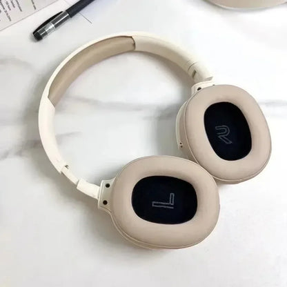 Fashion HIFI Stereo Headsets True Sports With Earphones TF/AUX Music Player with MicWireless Bluetooth Headphones Over Ear 